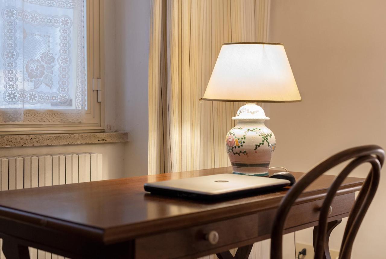 La Floridea Apartment Наполи Екстериор снимка